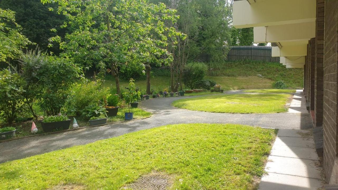 1 Bedroom Newton Apartment L Free Parking L Wigan Royal Infirmary L Haigh Hall L Central Location Luaran gambar
